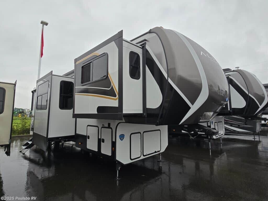 New 2025 Keystone Alpine Avalanche Edition 346FL available in Mount Vernon, Washington