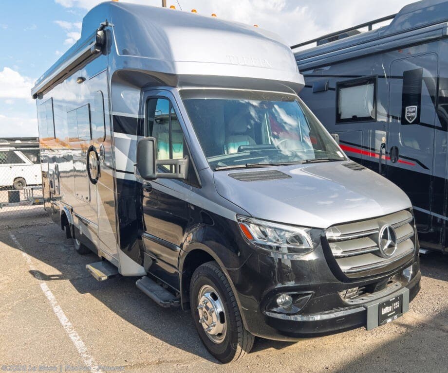 Used 2025 Tiffin Wayfarer 25XLW available in Phoenix, Arizona