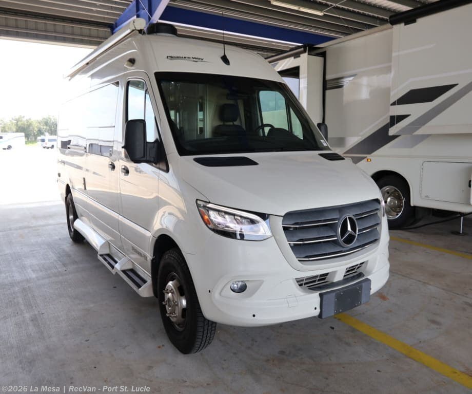 Used 2021  Pleasure-Way Plateau 3500XD MHB by Pleasure-Way from La Mesa | RecVan - Port St. Lucie in Port St. Lucie, FL