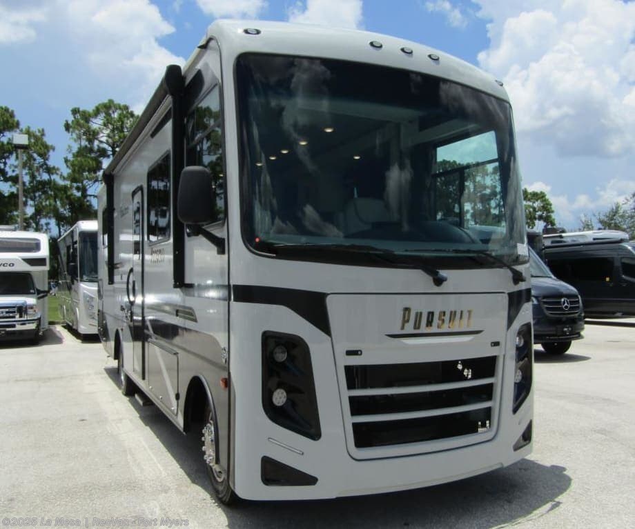 Used 2023 Coachmen Pursuit 29XPSF available in Fort Myers, Florida