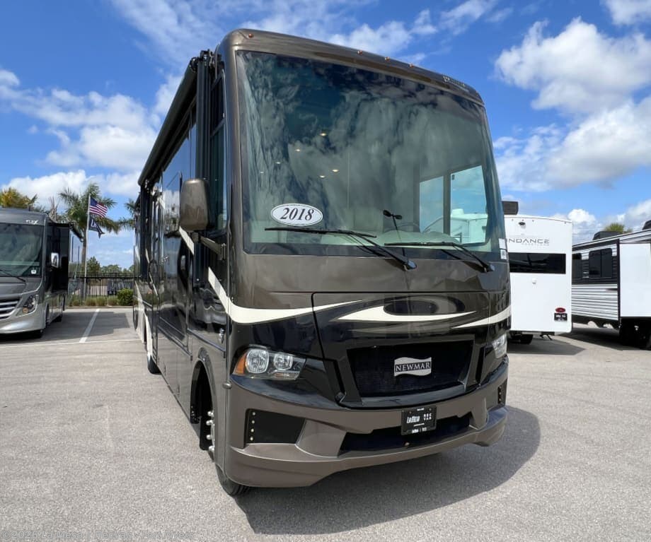 Used 2018 Newmar Bay Star 3403 available in Fort Myers, Florida