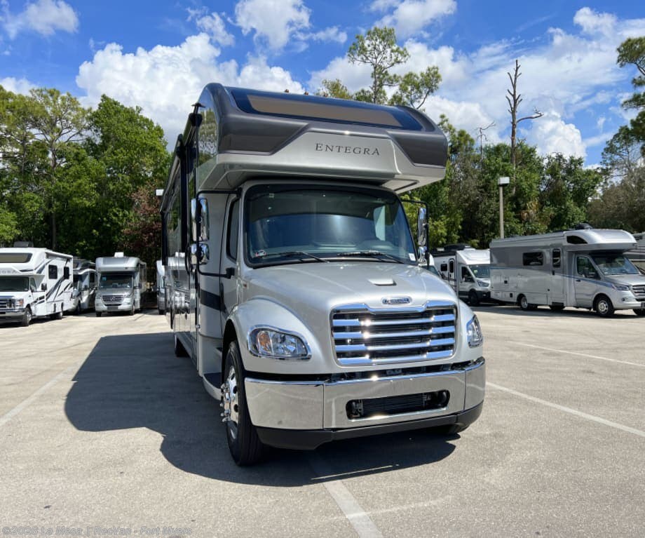 New 2026 Entegra Coach Accolade 37M available in Fort Myers, Florida