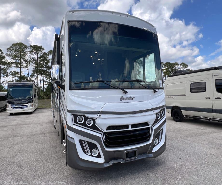Used 2025  Fleetwood Bounder 33C by Fleetwood from La Mesa | RecVan - Fort Myers in Fort Myers, FL