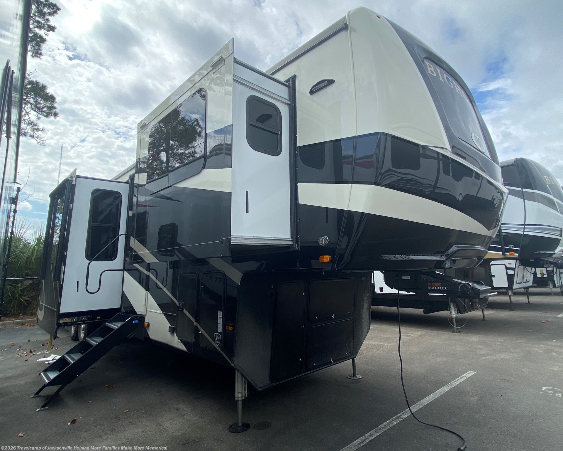 New 2022  Heartland Bighorn 3950FL by Heartland from Travelcamp of Jacksonville in Jacksonville, FL
