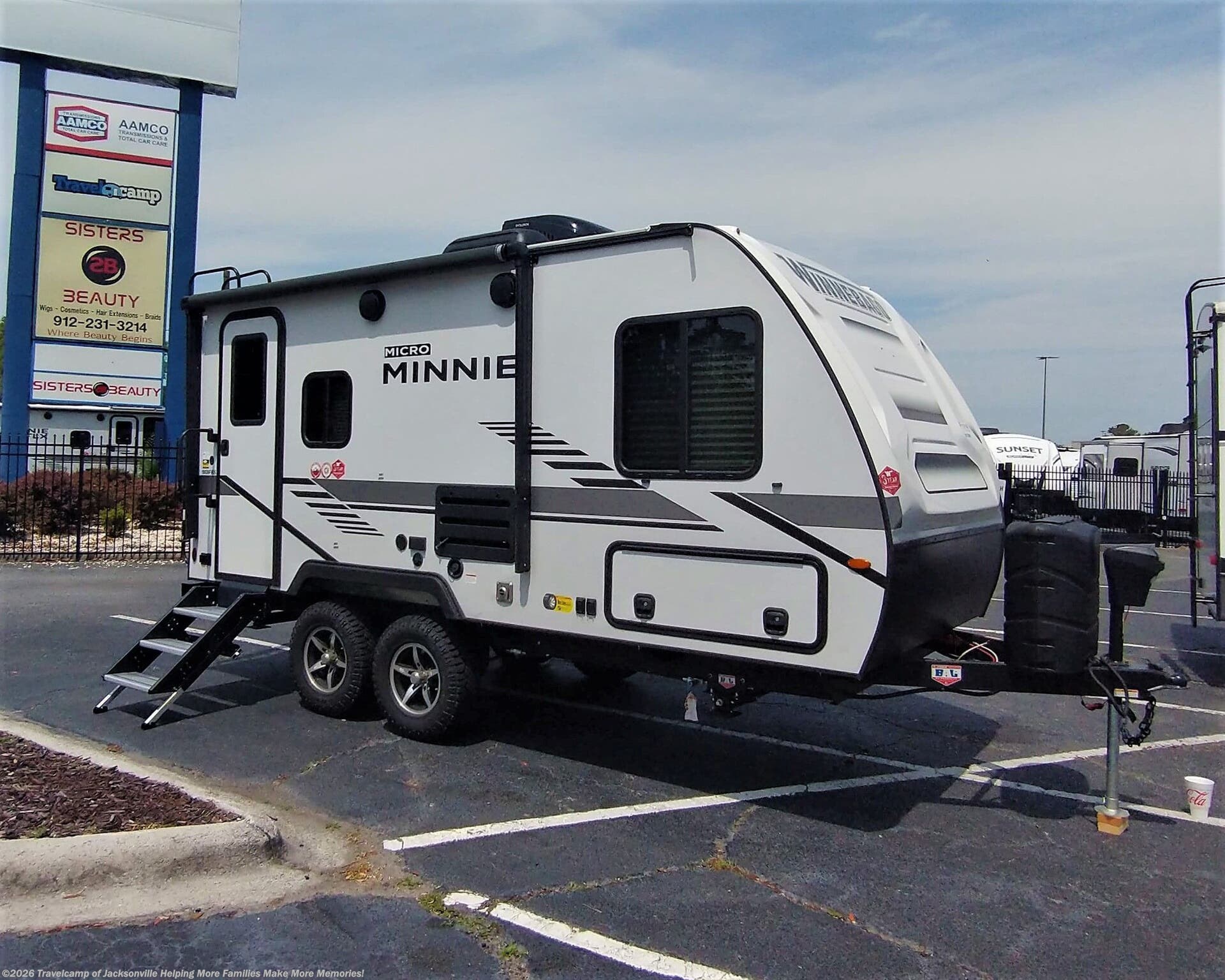 New 2022  Winnebago Micro Minnie 1808FBS by Winnebago from Travelcamp of Jacksonville in Jacksonville, FL
