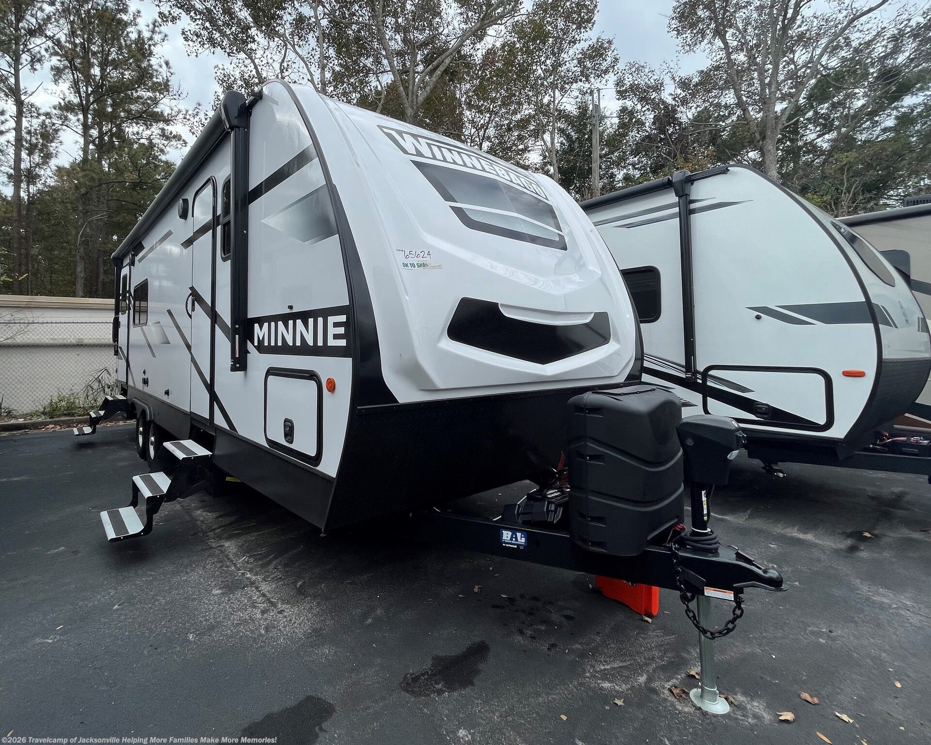 New 2023  Winnebago Minnie 2529RG by Winnebago from Travelcamp of Jacksonville in Jacksonville, FL