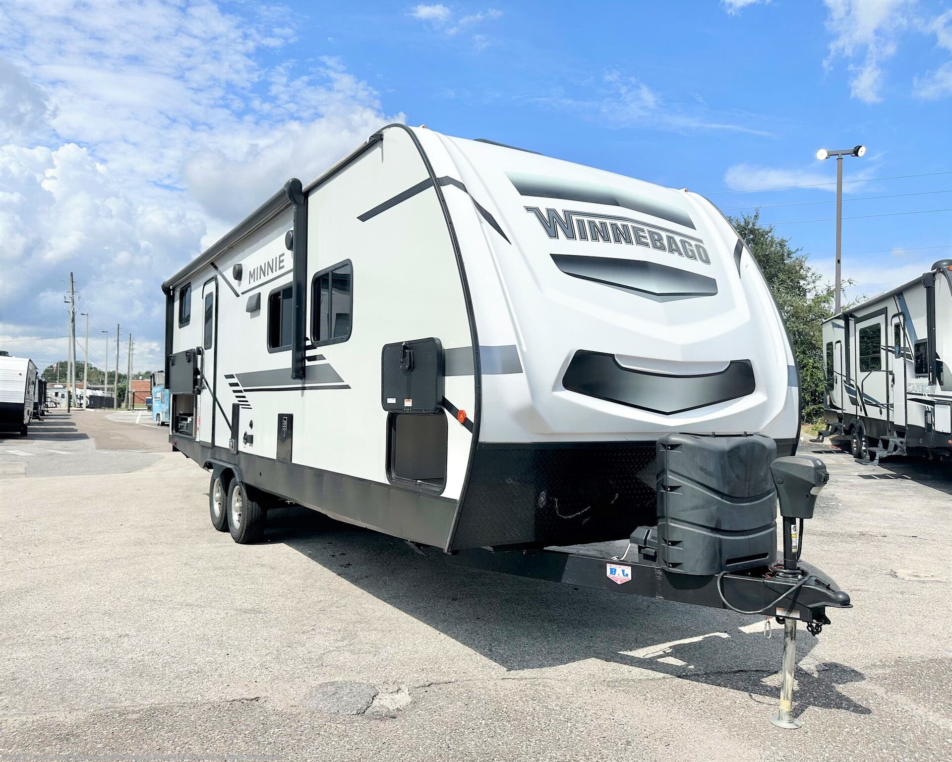 Used 2022  Winnebago Minnie 2301BHS by Winnebago from Travelcamp of Jacksonville in Jacksonville, FL
