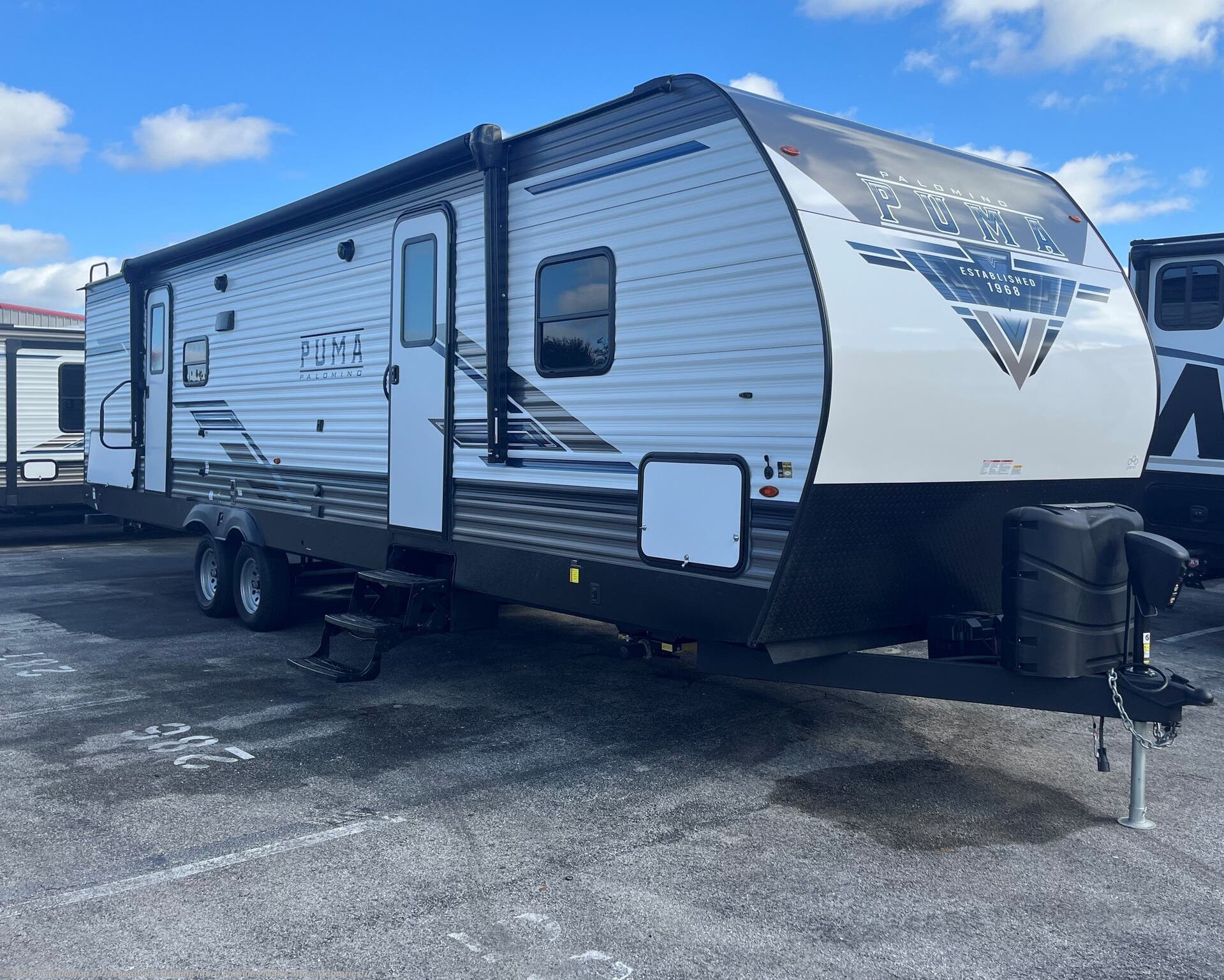New 2023  Palomino Puma 28BHSS-2B by Palomino from Travelcamp of Jacksonville in Jacksonville, FL