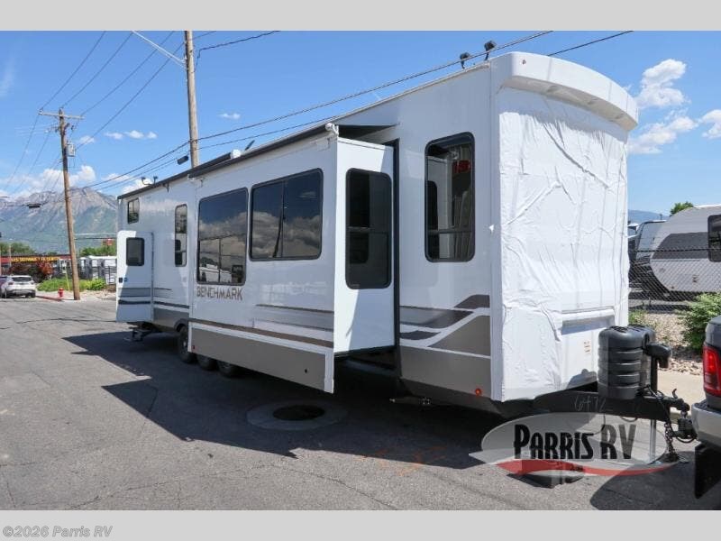 New 2025 Alliance RV Benchmark 42LFT available in Murray, Utah