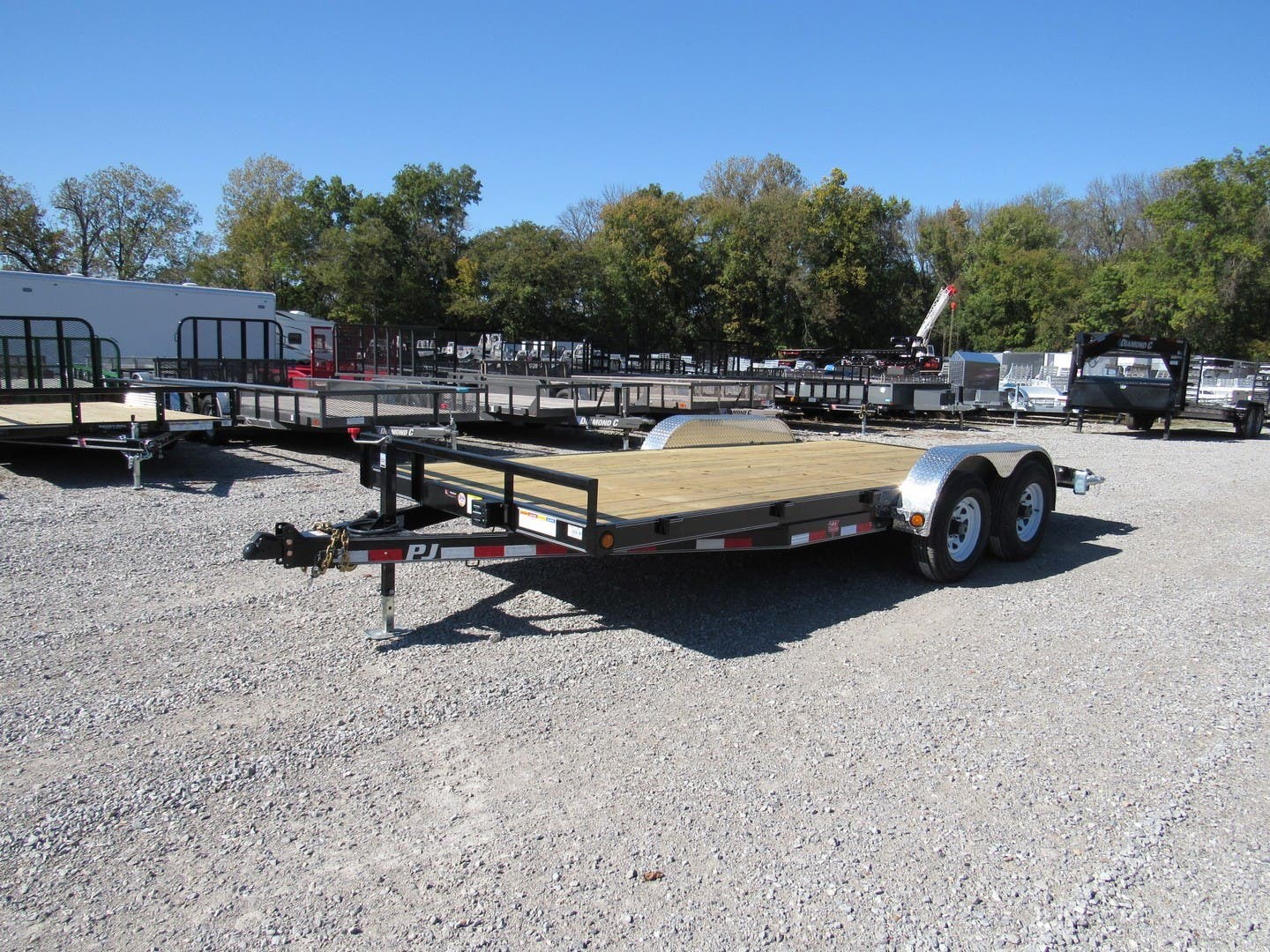 Flatbed - 2019 PJ Trailers CE182 | TrailersUSA