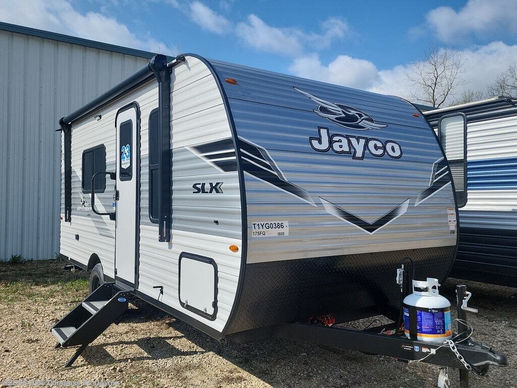 New 2026 Jayco Jay Flight SLX 175FQ available in New Carlisle, Ohio