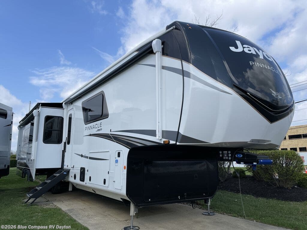 New 2026 Jayco Pinnacle 38FBRK available in New Carlisle, Ohio