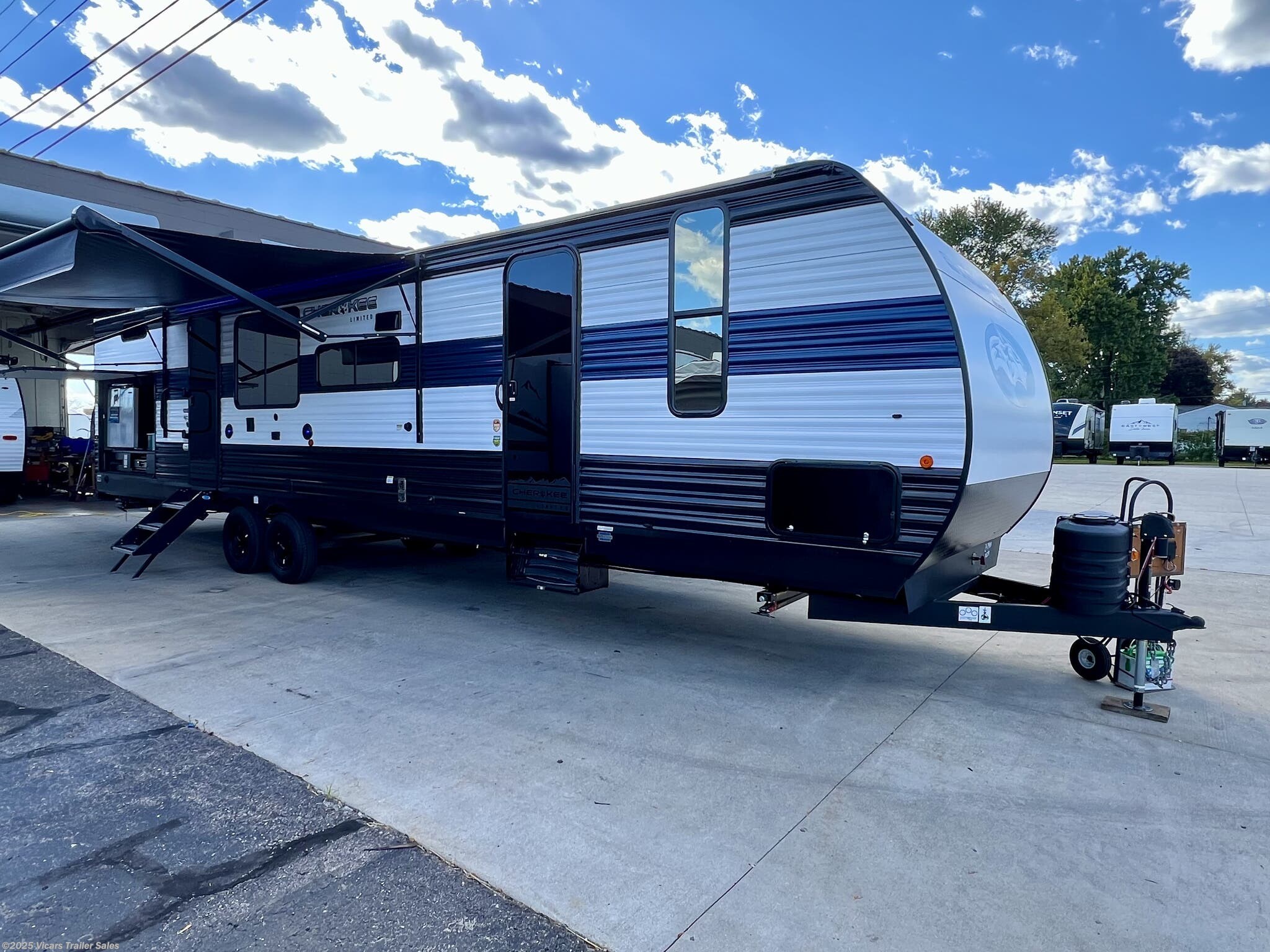 New 2024 Forest River Cherokee 294KM available in Taylor, Michigan