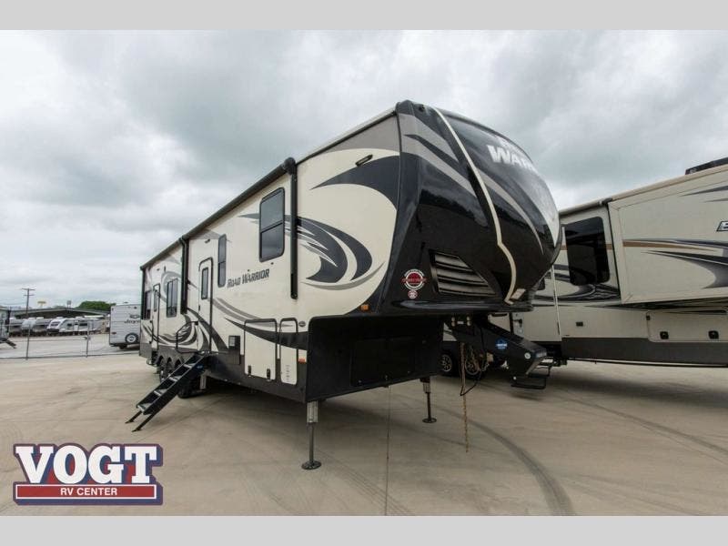 2018 Heartland Road Warrior 411 Rv For Sale In Fort Worth Tx 76117 Je376697a Rvusa Com Classifieds