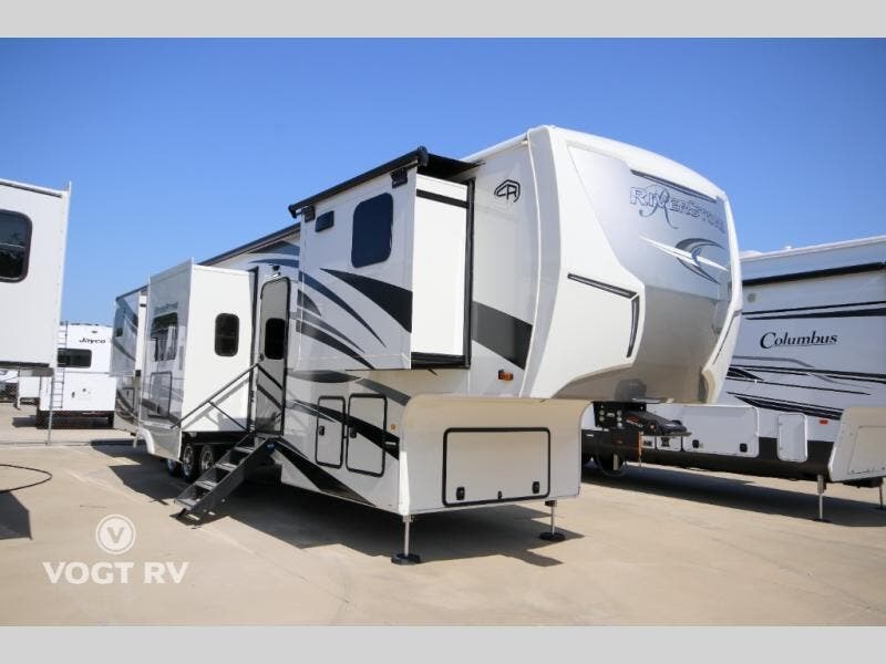 Used 2025  Forest River RiverStone 421FK by Forest River from Vogt Family Fun Center  in Fort Worth, TX