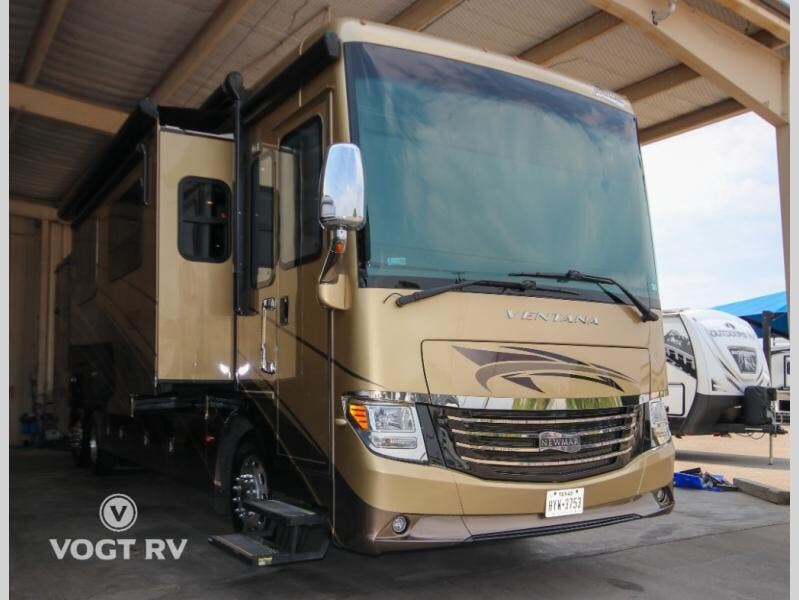 Used 2016  Newmar Ventana 4002 by Newmar from Vogt Family Fun Center  in Fort Worth, TX
