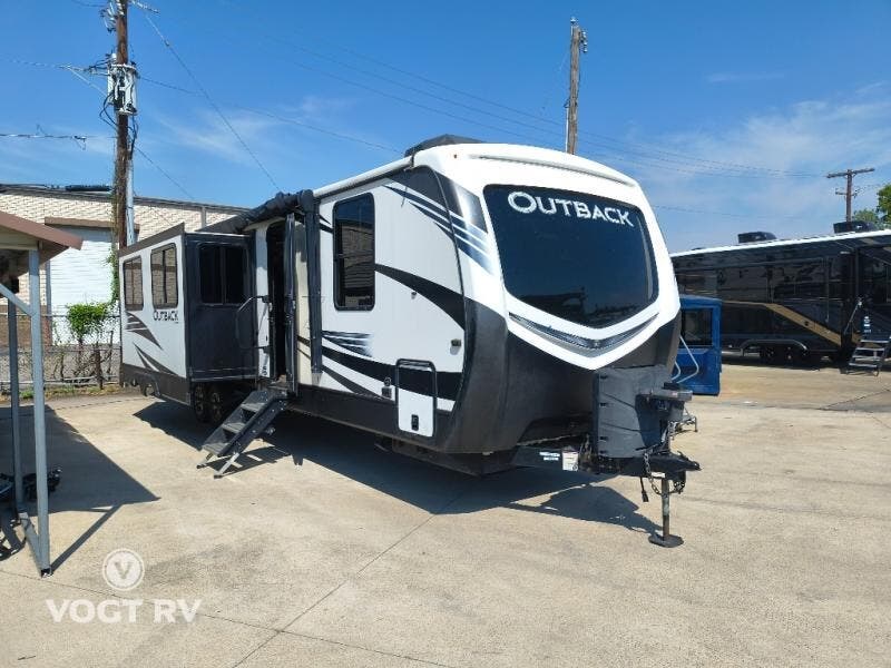 Used 2020  Keystone Outback 340BH by Keystone from Vogt Family Fun Center  in Fort Worth, TX