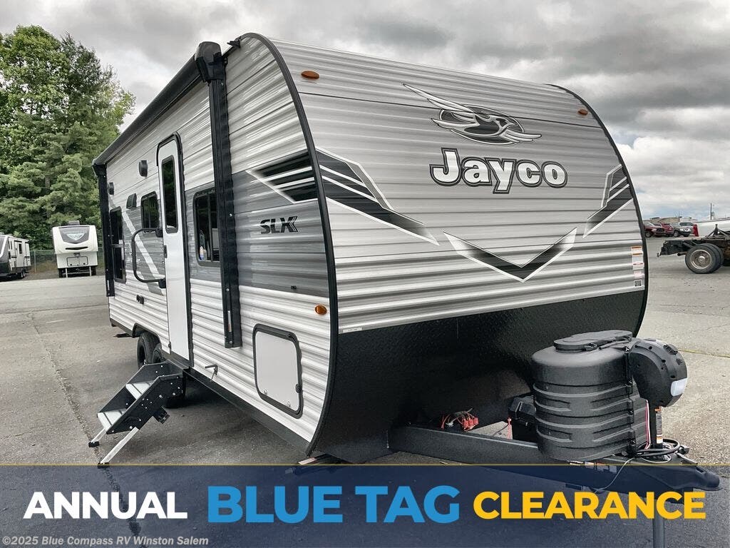 New 2025 Jayco Jay Flight SLX 210QB available in Rural Hall, North Carolina