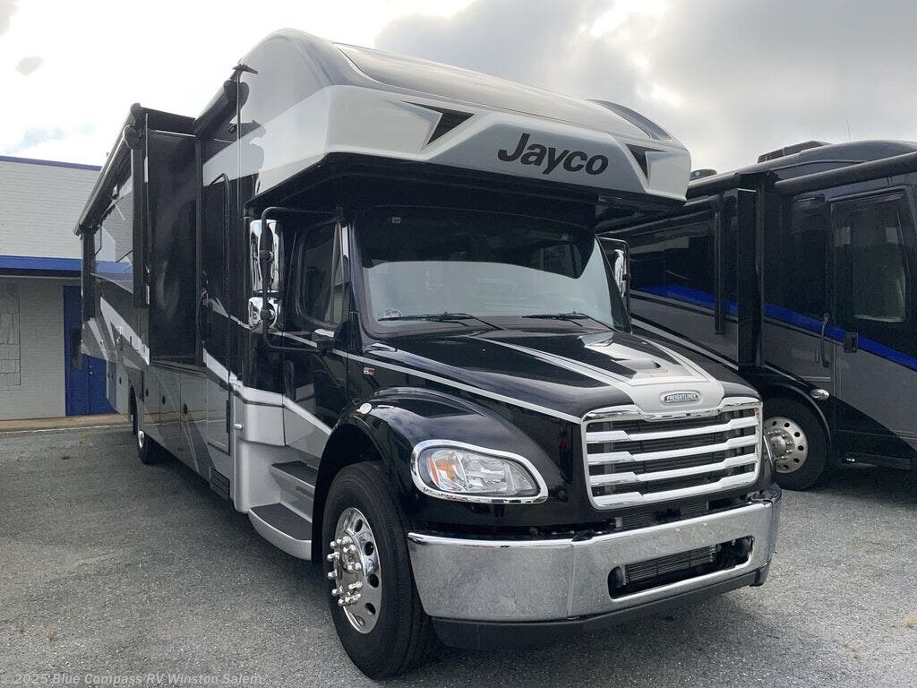 New 2025 Jayco Seneca 37L available in Rural Hall, North Carolina