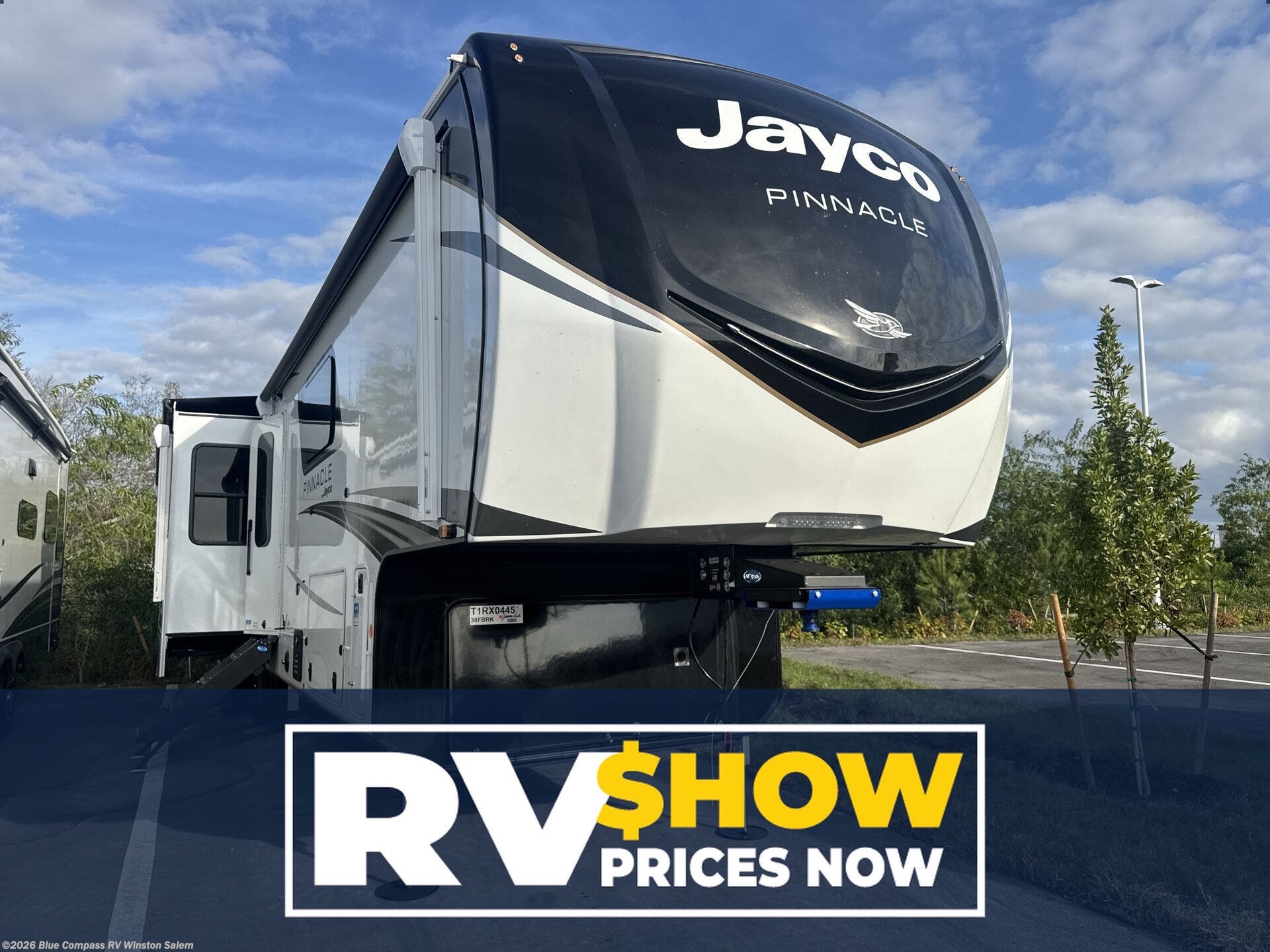 New 2026 Jayco Pinnacle 38FBRK available in Rural Hall, North Carolina