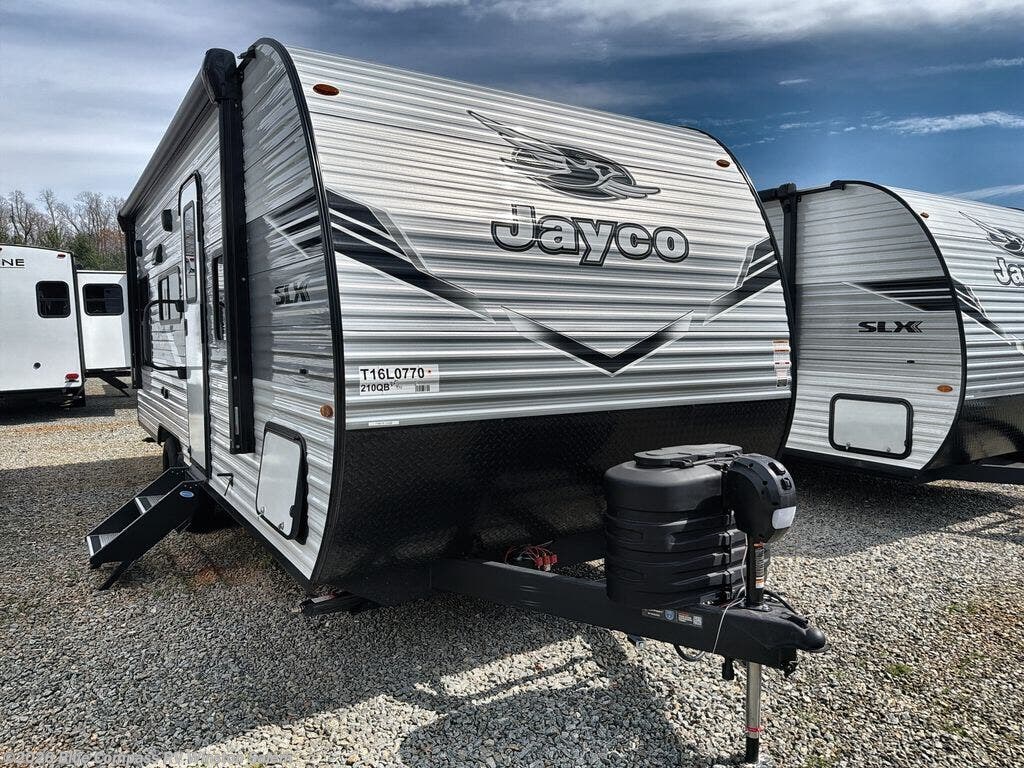 New 2026 Jayco Jay Flight SLX 210QB available in Rural Hall, North Carolina