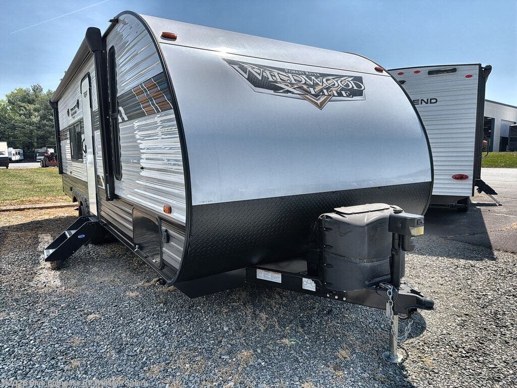 Used 2021 Forest River Wildwood X-Lite 261BHXL available in Rural Hall, North Carolina