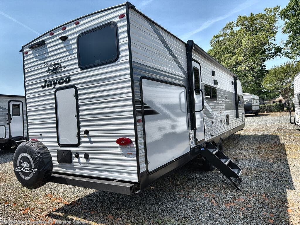 New 2026 Jayco Jay Flight SLX 295TBS available in Rural Hall, North Carolina
