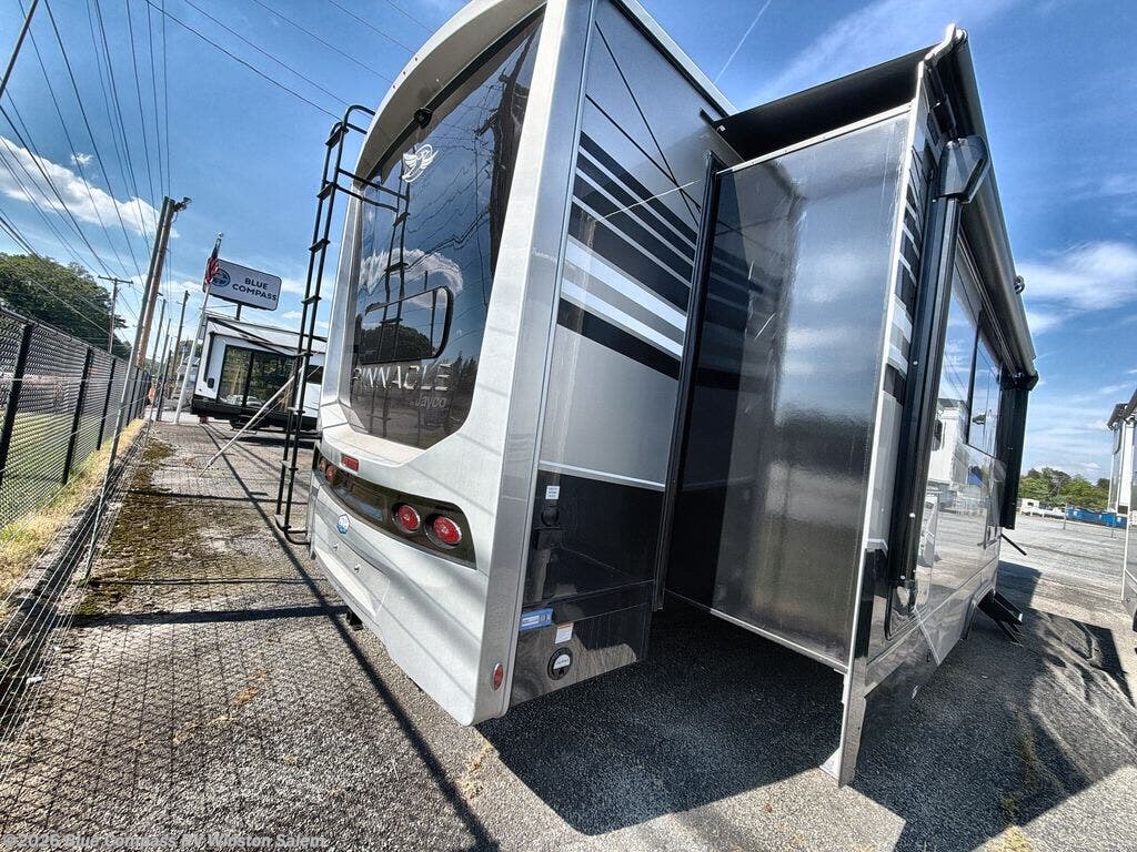 New 2027 Jayco Pinnacle 38FBRK available in Rural Hall, North Carolina