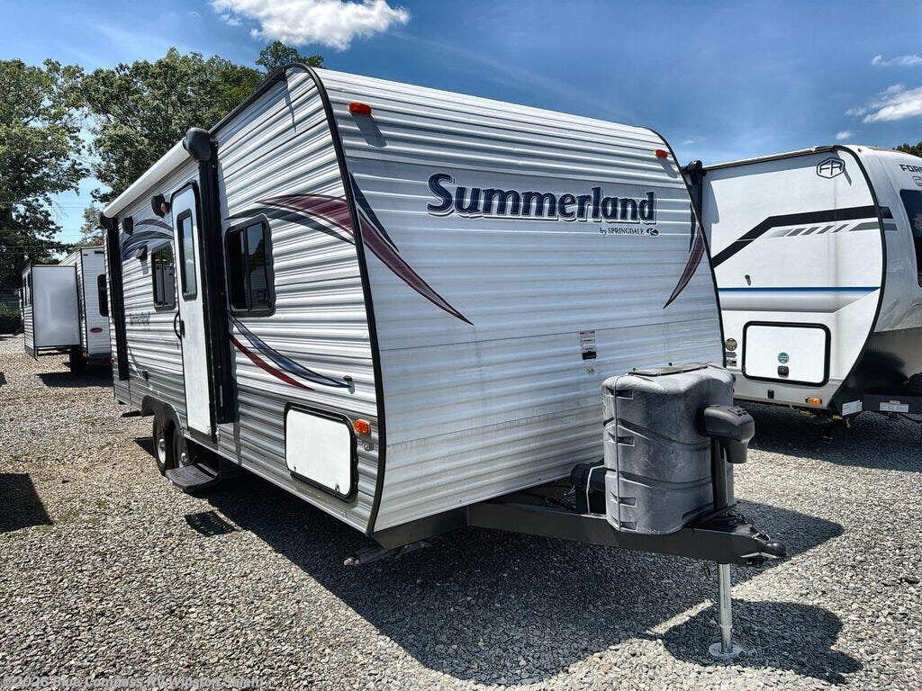 Used 2016 Keystone  Summerland 2020QB available in Rural Hall, North Carolina