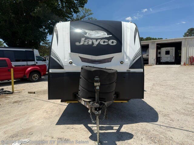 Used 2017 Jayco White Hawk 27DSRL available in Rural Hall, North Carolina