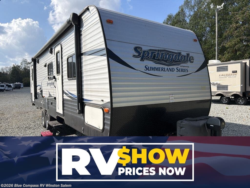 Used 2017 Keystone  Summerland 2820BH available in Rural Hall, North Carolina