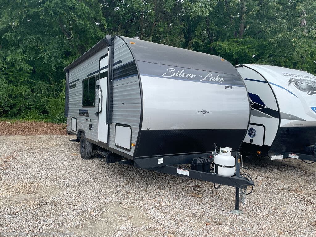 Used 2025 East to West Silver Lake 1610BHLE available in Raleigh, North Carolina