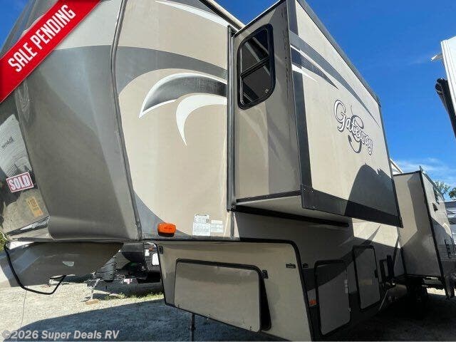 Used 2014  Heartland Gateway 3200RS by Heartland from Super Deals RV in Temple, GA