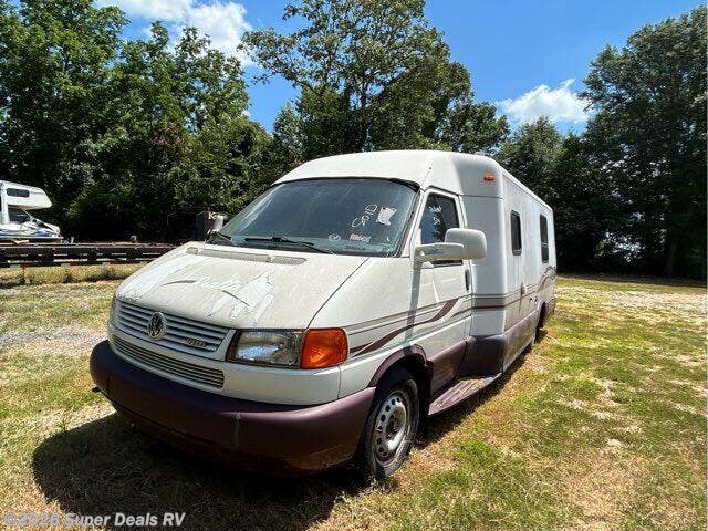 Used 2000  Winnebago Rialta 22FD by Winnebago from Super Deals RV in Temple, GA