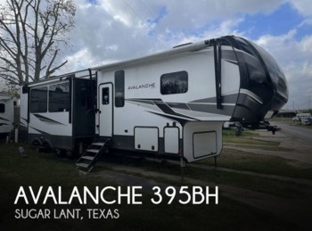Used 2020 Keystone Avalanche 395BH available in Sugar Lant, Texas