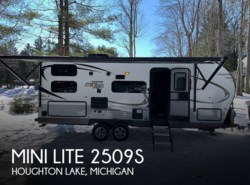 Used 2020 Rockwood  Mini Lite 2509S available in Houghton Lake, Michigan