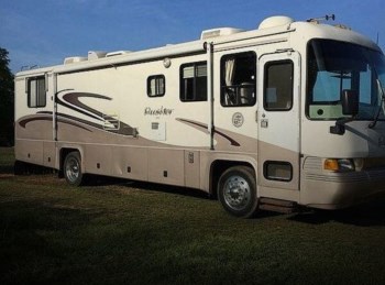 Used 2000 Tiffin Allegro Bay 5352 available in Athens, Ohio