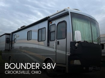 Used 2007 Fleetwood Bounder 38V available in Crooksville, Ohio