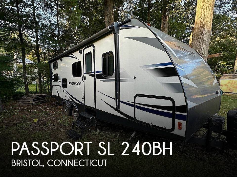 Used 2020  Keystone Passport SL 240BH by Keystone from Pop RVs in Bristol, CT
