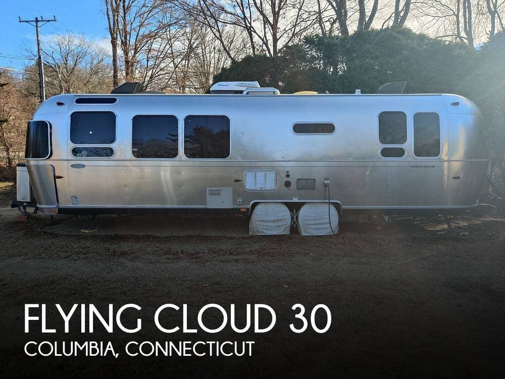 Used 2014 Airstream Flying Cloud 30 available in Columbia, Connecticut