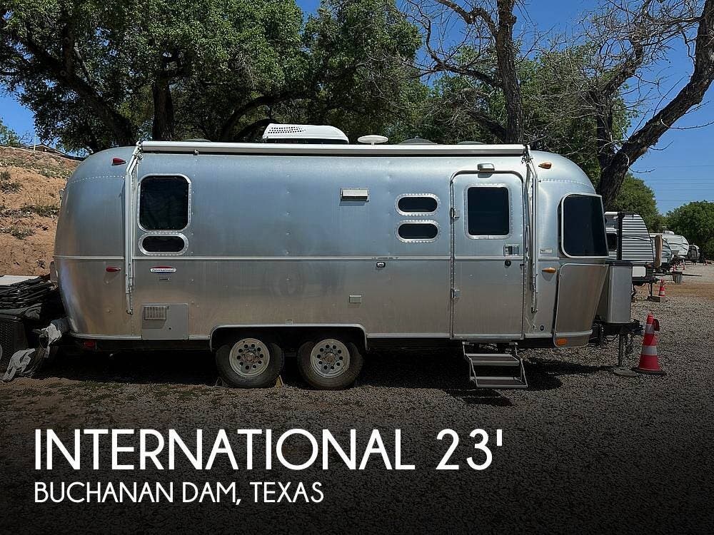 Used 2017 Airstream International 23D Signature available in Buchanan Dam, Texas