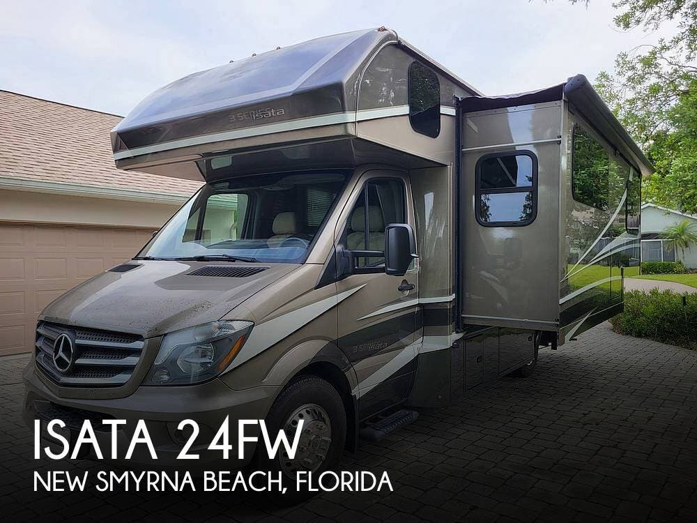 Used 2018 Dynamax Corp  Isata 24FW available in New Smyrna Beach, Florida