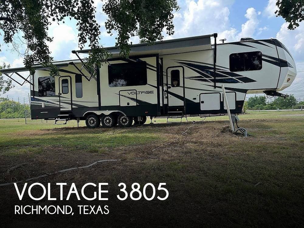 Used 2018 Dutchmen Voltage 3805 available in Richmond, Texas