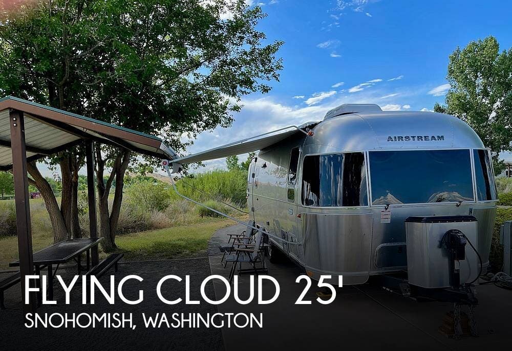 Used 2022 Airstream Flying Cloud 25FB Twin available in Snohomish, Washington