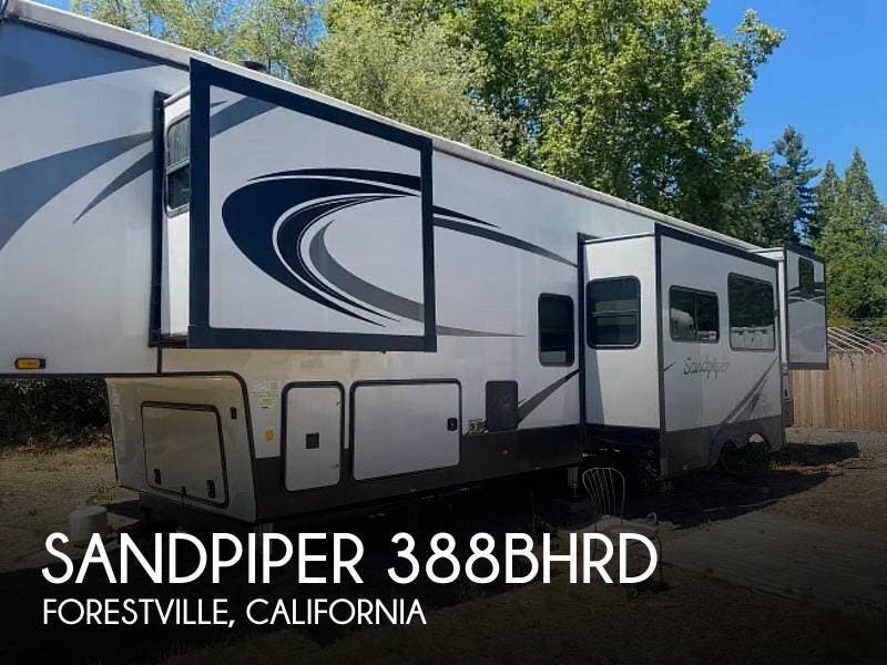 Used 2022  Forest River Sandpiper 388BHRD by Forest River from Pop RVs in Forestville, CA