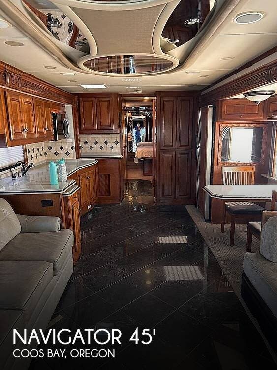 Used 2008 Holiday Rambler Navigator Caspian IV available in Coos Bay, Oregon