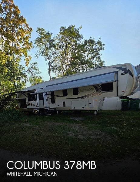 Used 2018 Palomino Columbus 378MB available in Whitehall, Michigan
