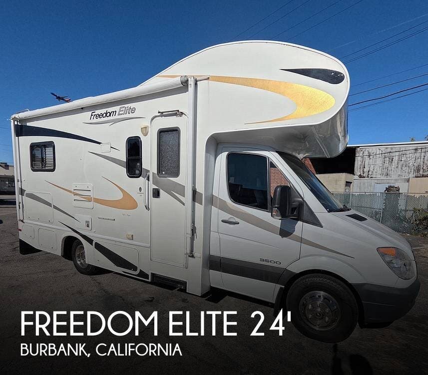 Used 2010 Thor Motor Coach Freedom Elite Series M-23S available in Burbank, California