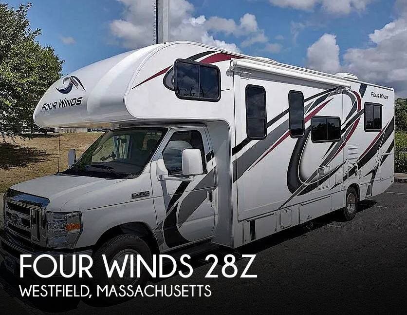 Used 2021  Thor Motor Coach Four Winds 28Z by Thor Motor Coach from Pop RVs in Westfield, MA