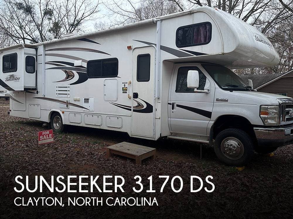 Used 2015  Forest River Sunseeker 3010DS by Forest River from Pop RVs in Clayton, NC
